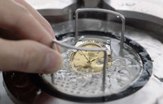 劳力士手表里摔一下针就掉了怎么办